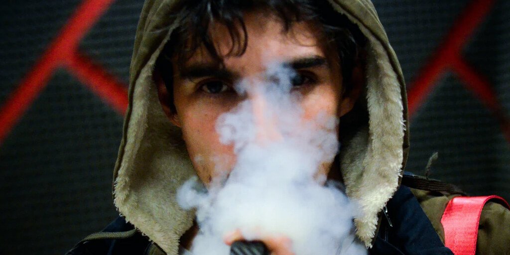 Here Is Why Vapers Are Infinitely More Cool Than Smokers